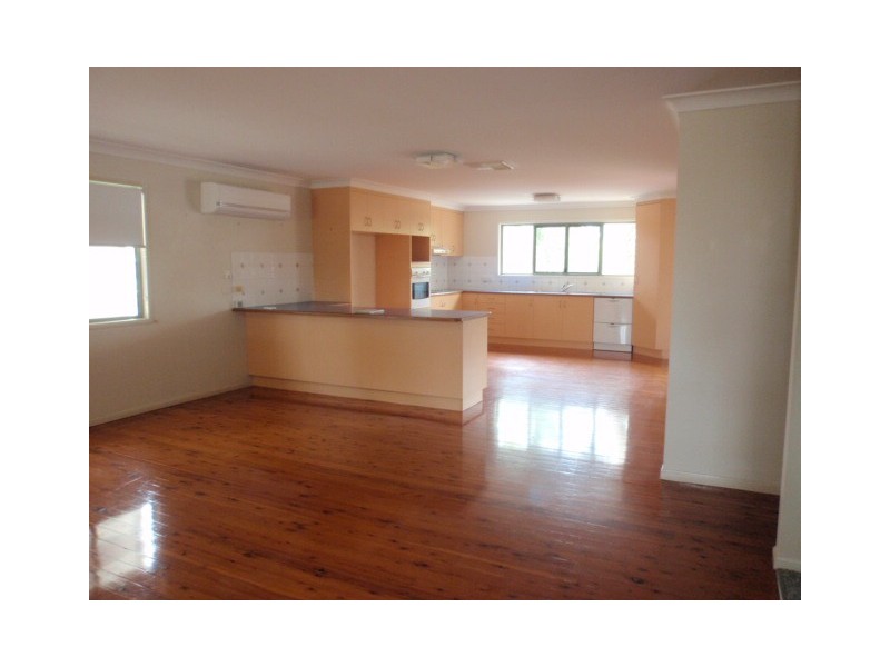 64 Crinum Crescent, Emerald QLD 4720