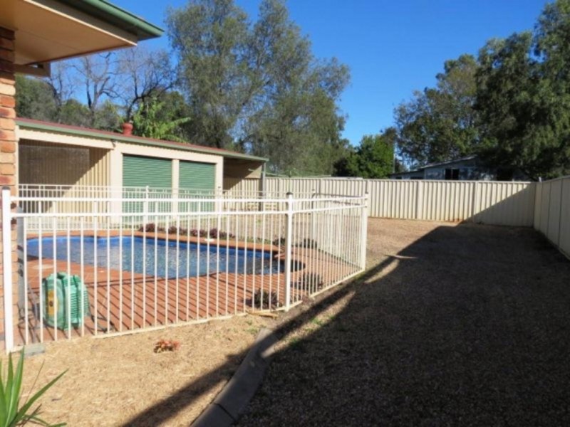 8 Waldby Court, Emerald QLD 4720