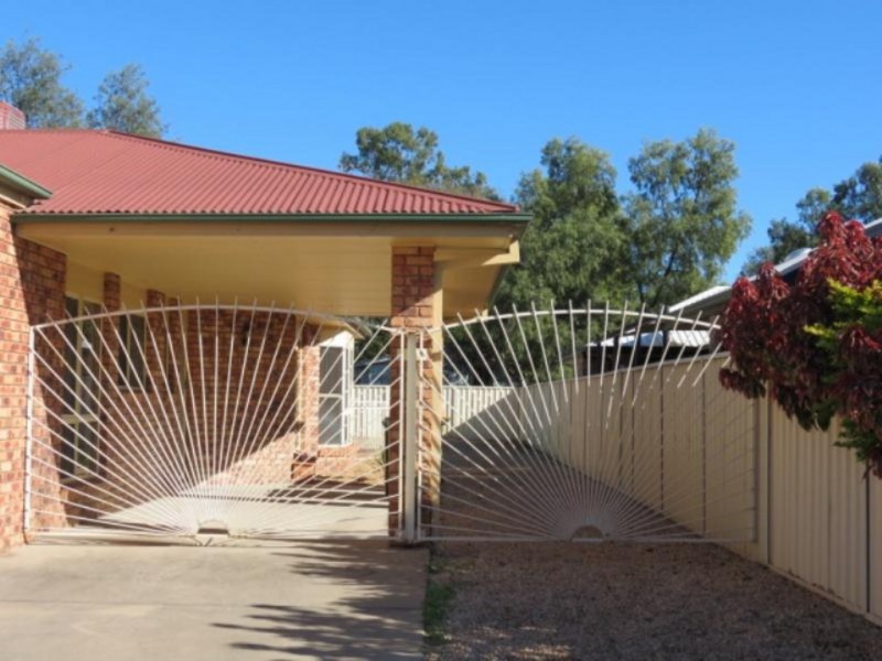8 Waldby Court, Emerald QLD 4720