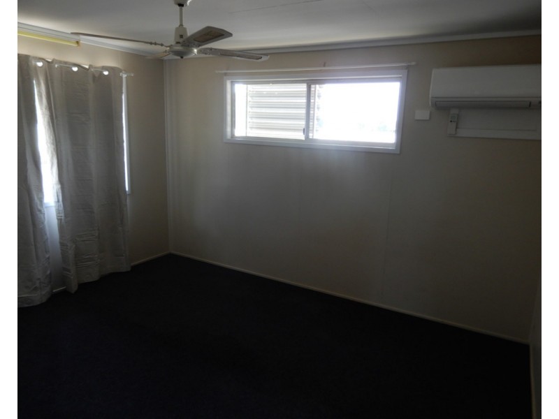 33 Lorraway Street, Emerald QLD 4720