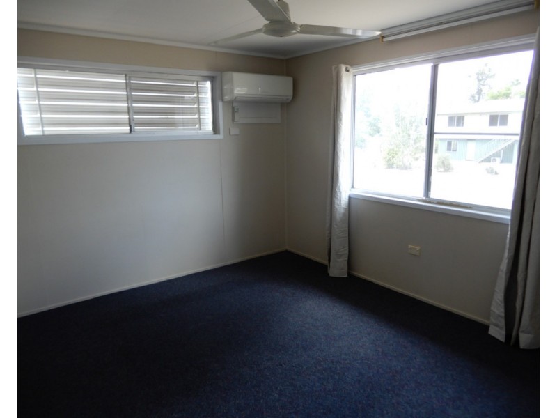 33 Lorraway Street, Emerald QLD 4720