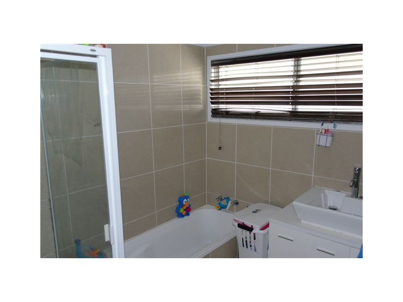 34 Lawless Street, Blackwater QLD 4717