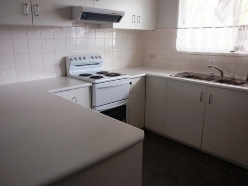 5 Batts Place, Emerald QLD 4720