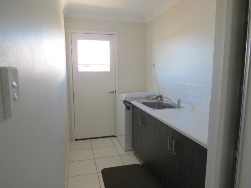 2/28 Berthun Street, Emerald QLD 4720