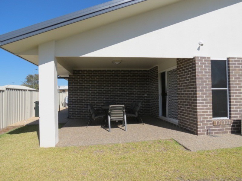 2/28 Berthun Street, Emerald QLD 4720