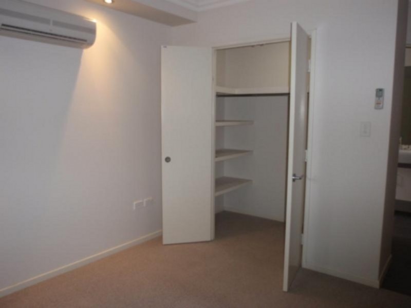 2/6 Desgrand Street, Emerald QLD 4720