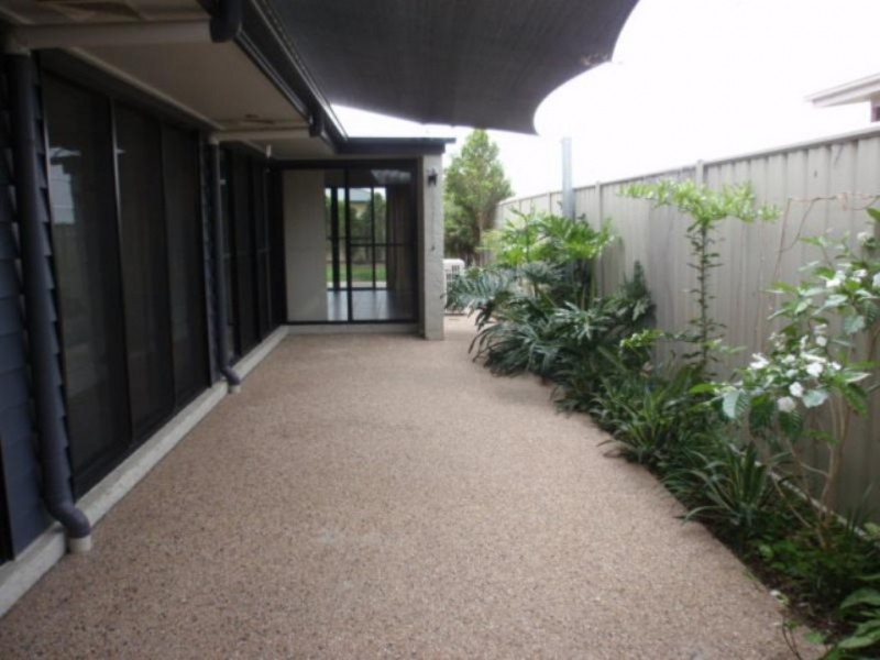 2/6 Desgrand Street, Emerald QLD 4720