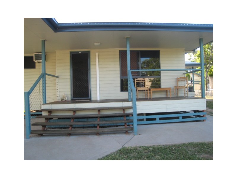 33 Diamond Avenue, Emerald QLD 4720