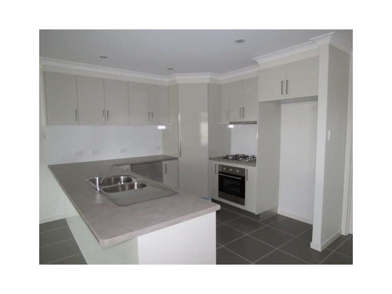 3 Ivers Place, Emerald QLD 4720