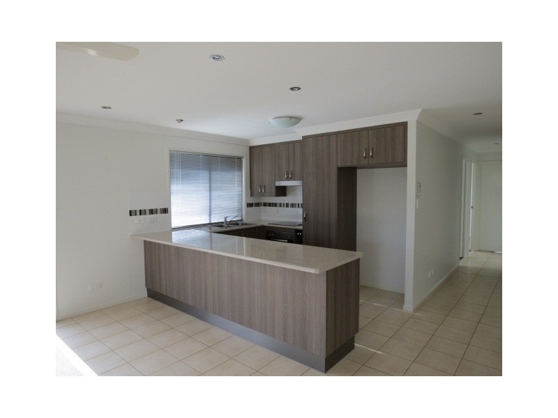 1/70 Long Street, Emerald QLD 4720