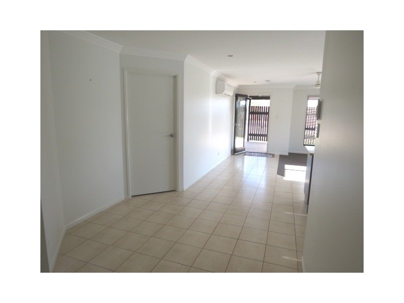 1/70 Long Street, Emerald QLD 4720