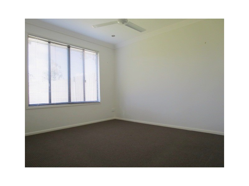 1/70 Long Street, Emerald QLD 4720