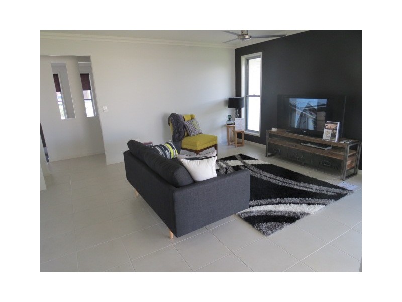 10 Easton Street, Emerald QLD 4720