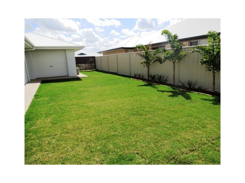 10 Easton Street, Emerald QLD 4720
