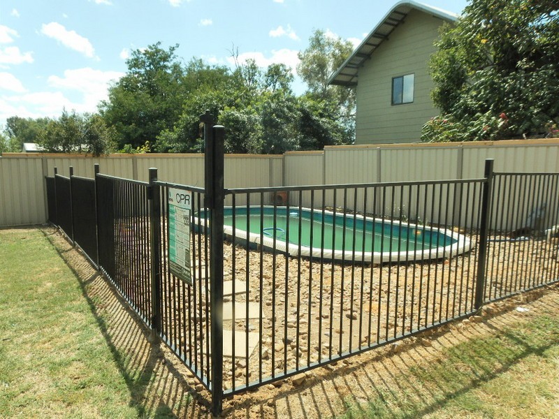 8 Fern Street, Blackwater QLD 4717