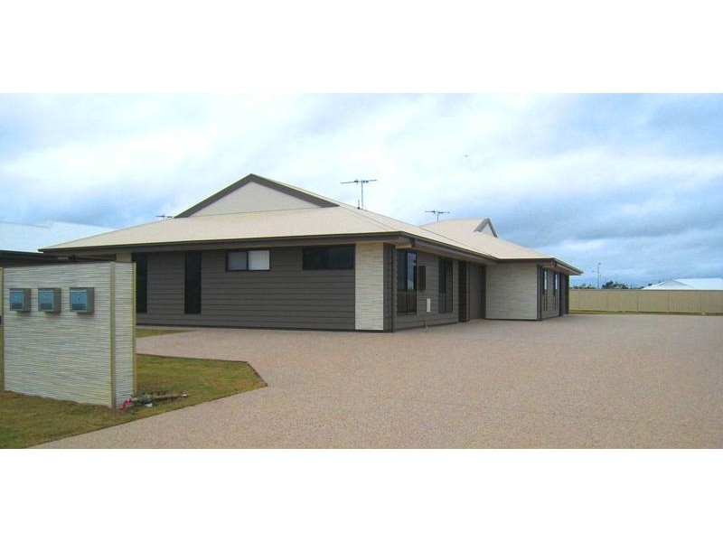 2/4 Parkway Street, Emerald QLD 4720