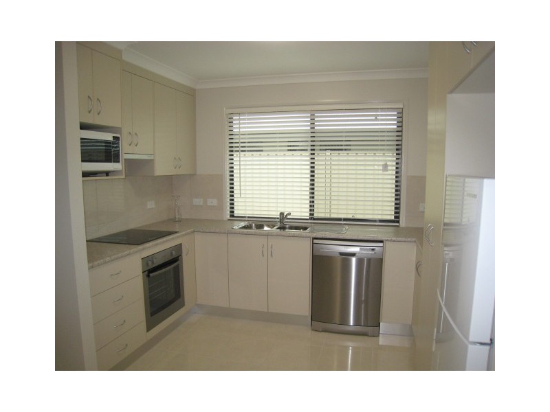 2/4 Parkway Street, Emerald QLD 4720