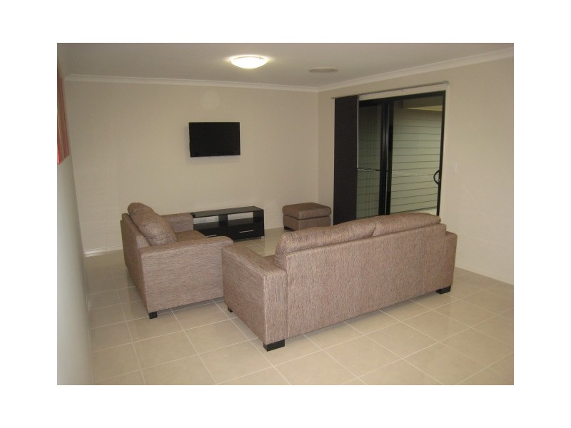2/4 Parkway Street, Emerald QLD 4720