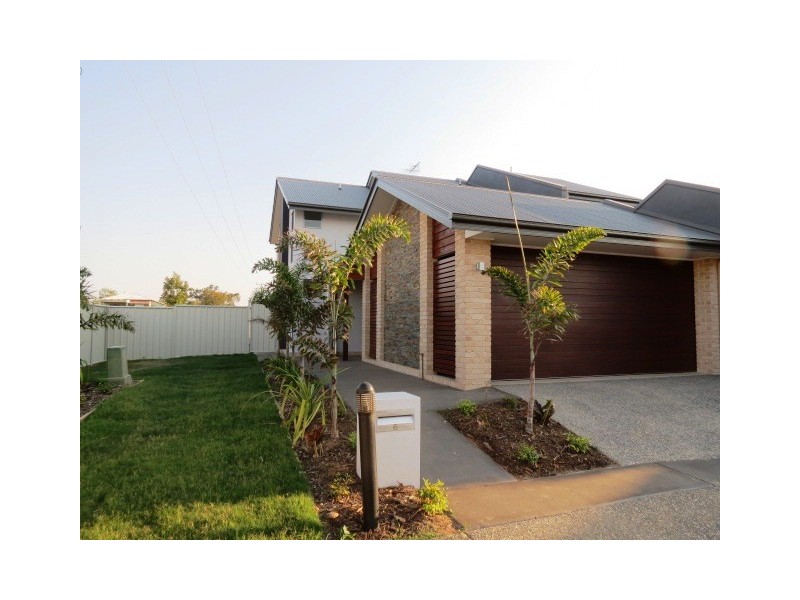 Villa 6 20/24 Mooney Crescent (The Vybe), Emerald QLD 4720