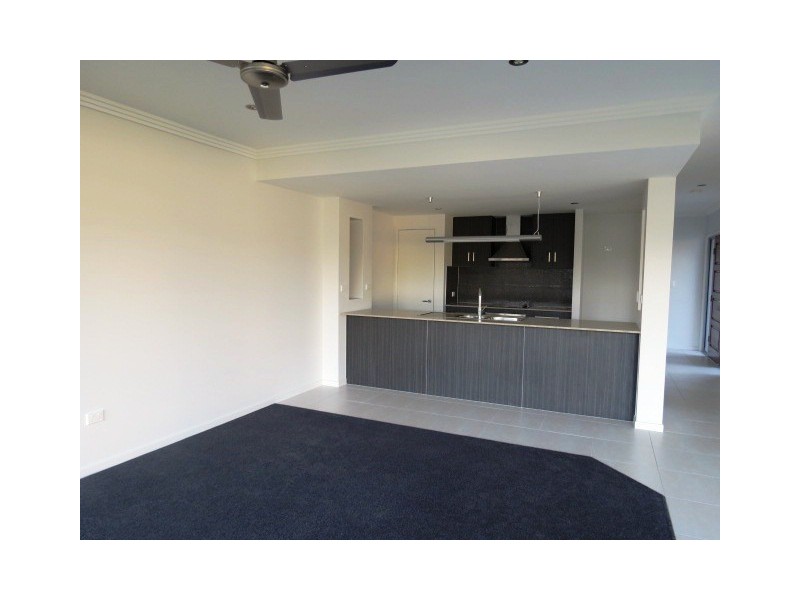 Villa 6 20/24 Mooney Crescent (The Vybe), Emerald QLD 4720