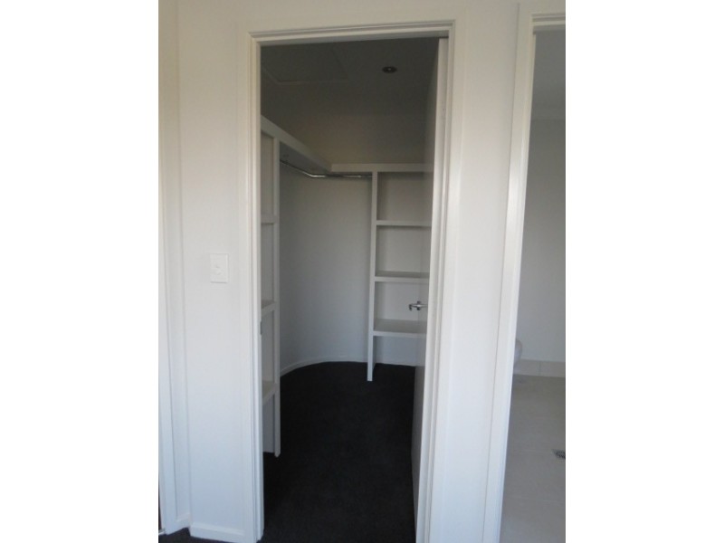 Villa 6 20/24 Mooney Crescent (The Vybe), Emerald QLD 4720