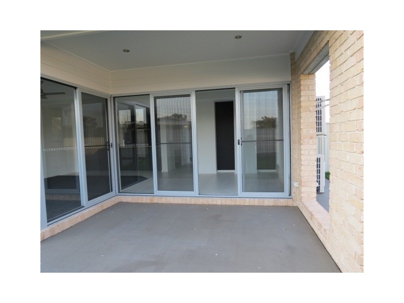 Villa 6 20/24 Mooney Crescent (The Vybe), Emerald QLD 4720