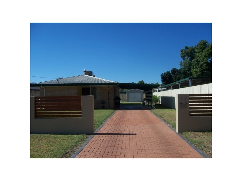 52 Moody Street, Emerald QLD 4720