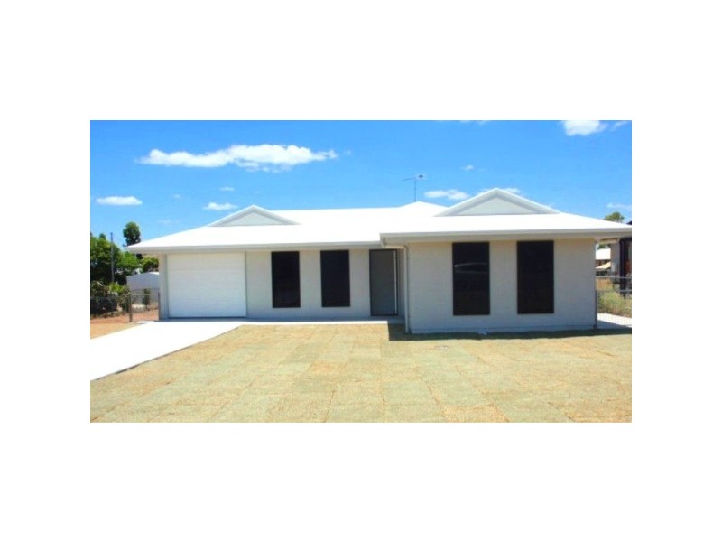 13 Burns Street, Capella QLD 4723