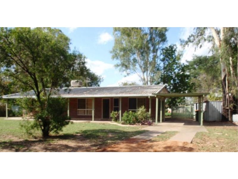 5 Hall Place, Emerald QLD 4720