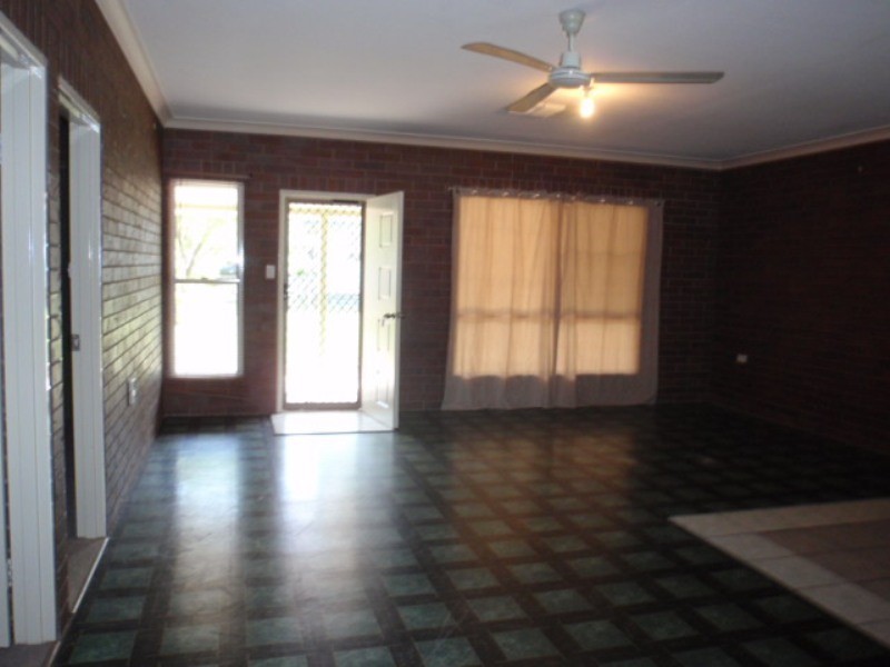 5 Hall Place, Emerald QLD 4720