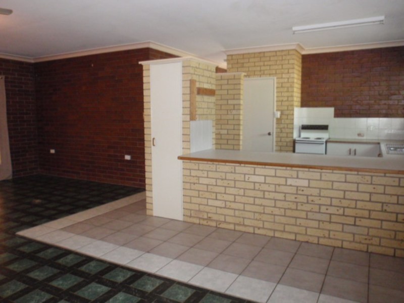 5 Hall Place, Emerald QLD 4720