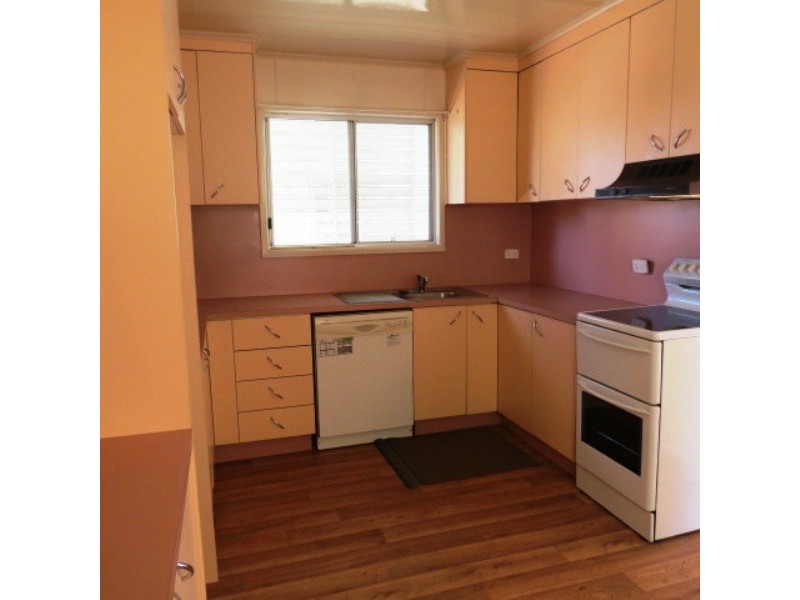 58 Theresa Street, Emerald QLD 4720