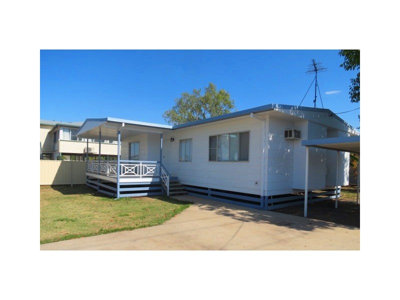 2 Round Tree Drive, Emerald QLD 4720