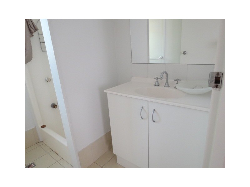 2 Round Tree Drive, Emerald QLD 4720