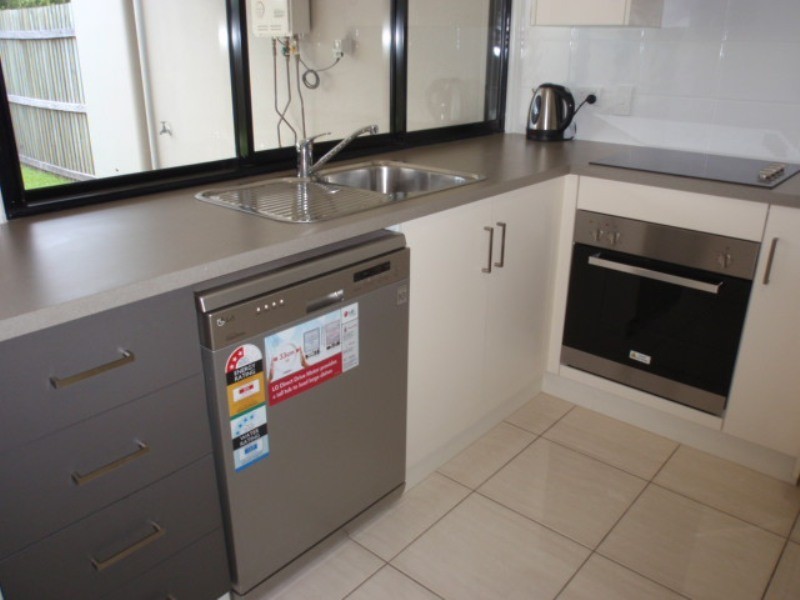 9/16 Riverview Street, Emerald QLD 4720