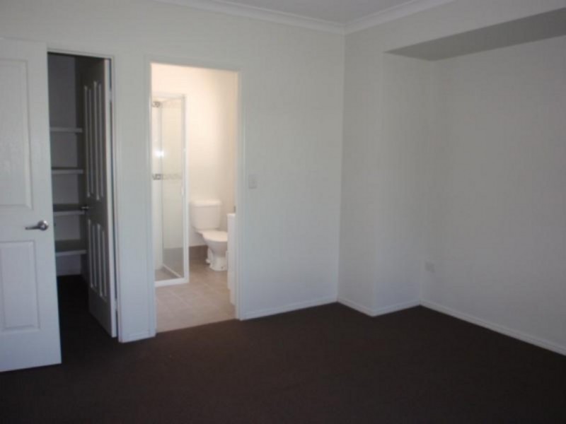 2/9 Paperbark Place, Emerald QLD 4720