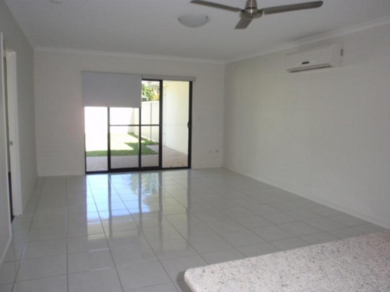 2/9 Paperbark Place, Emerald QLD 4720