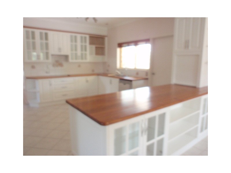23 Cunningham Drive, Emerald QLD 4720
