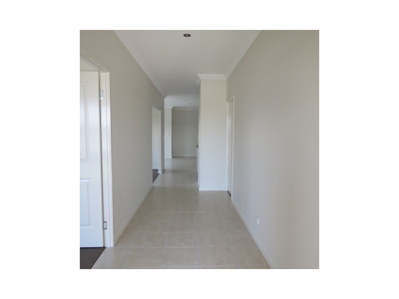 4 Easton Street, Emerald QLD 4720