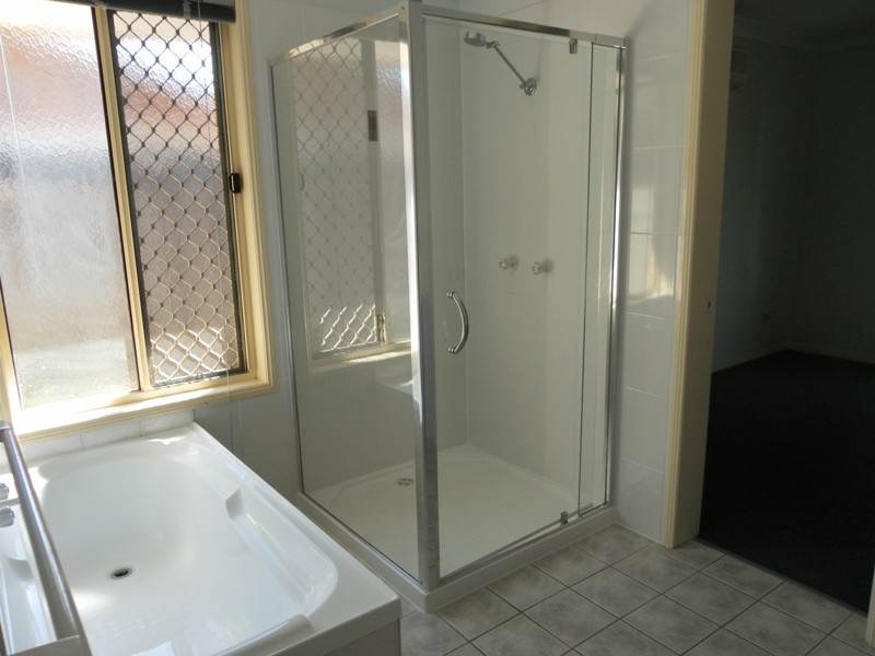 8 Staunton Street, Emerald QLD 4720