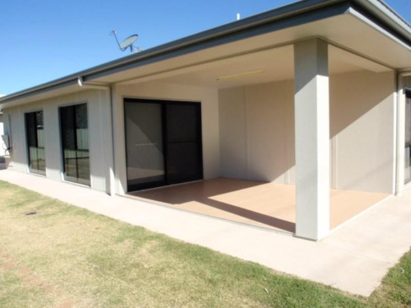 8 Paperbark Place, Emerald QLD 4720