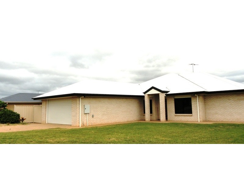 30 Berthun Street, Emerald QLD 4720