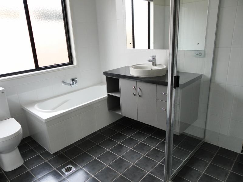 30 Berthun Street, Emerald QLD 4720