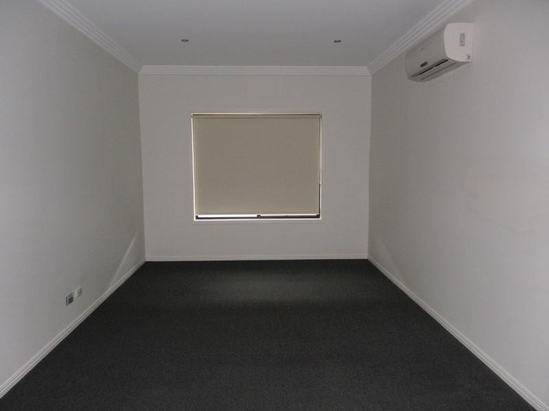 30 Berthun Street, Emerald QLD 4720