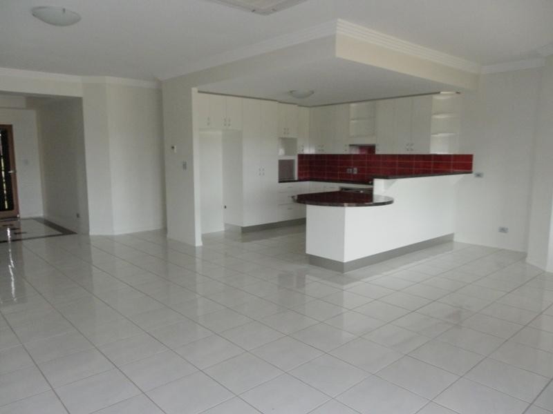 30 Berthun Street, Emerald QLD 4720