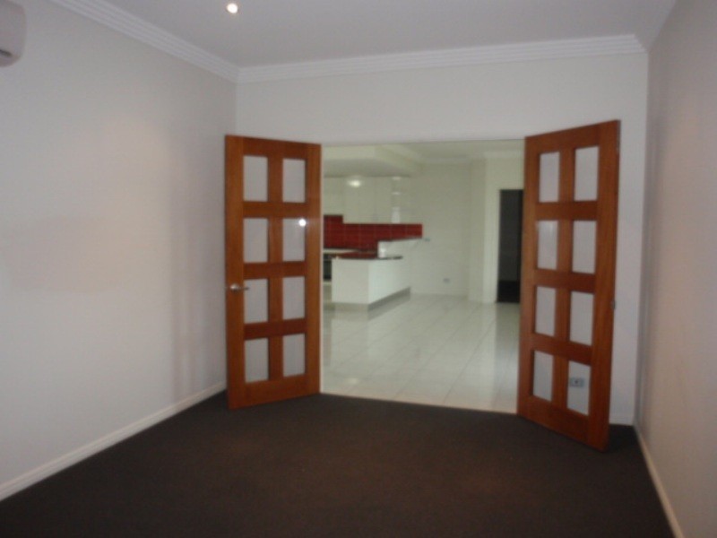 30 Berthun Street, Emerald QLD 4720
