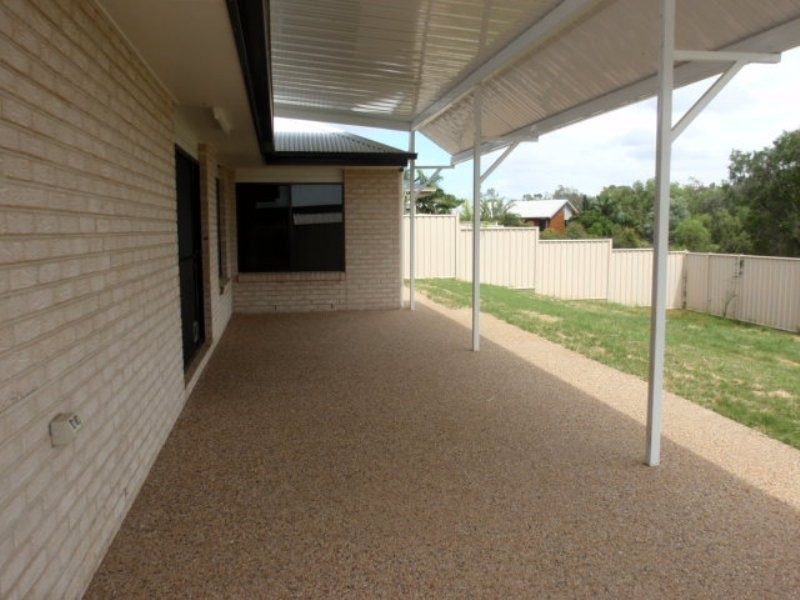 30 Berthun Street, Emerald QLD 4720