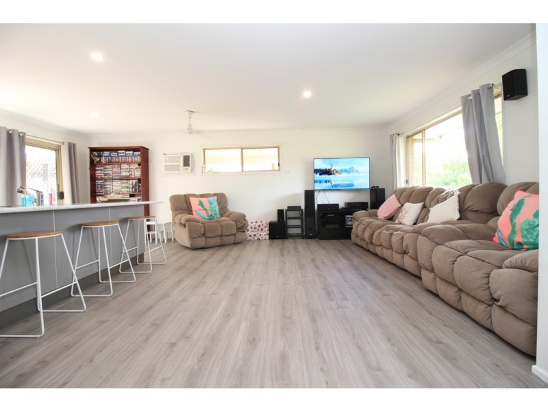 8 Frank Bell Street, Emerald QLD 4720