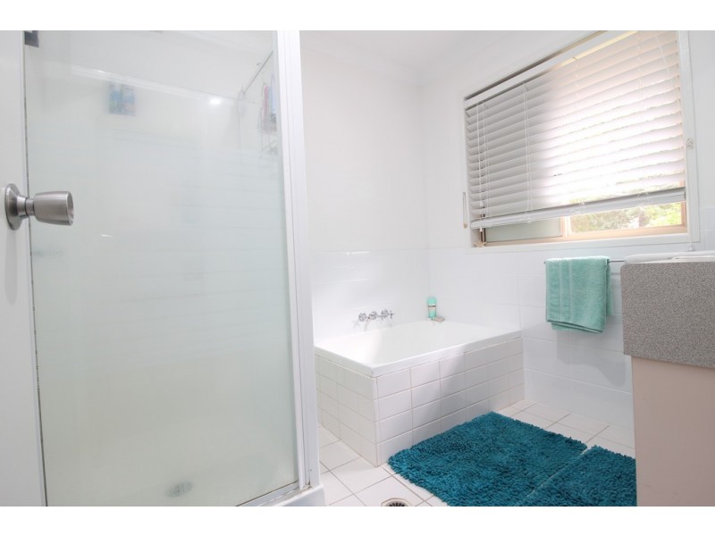 8 Frank Bell Street, Emerald QLD 4720
