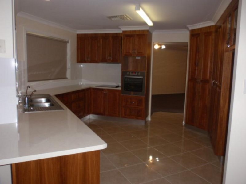 96 Baker Street, Emerald QLD 4720